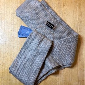 NWT Vera Wang Sequin Knit Scarf